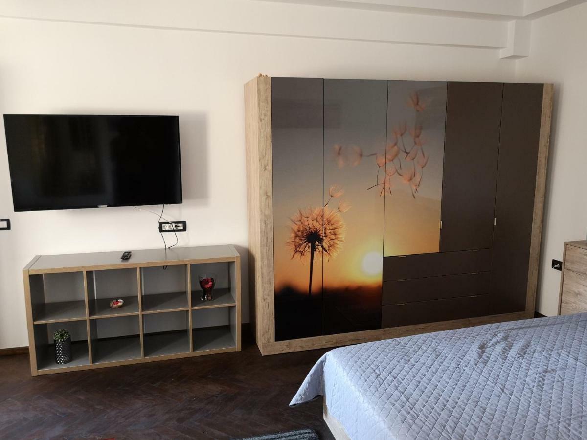 M&M Otel Bükreş Dış mekan fotoğraf